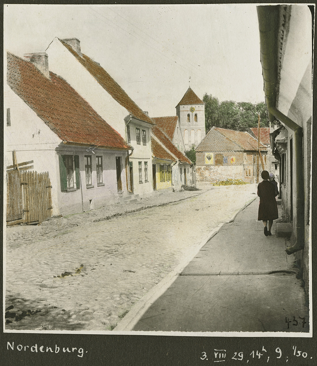 Nordenburg Strasse mit Kirche